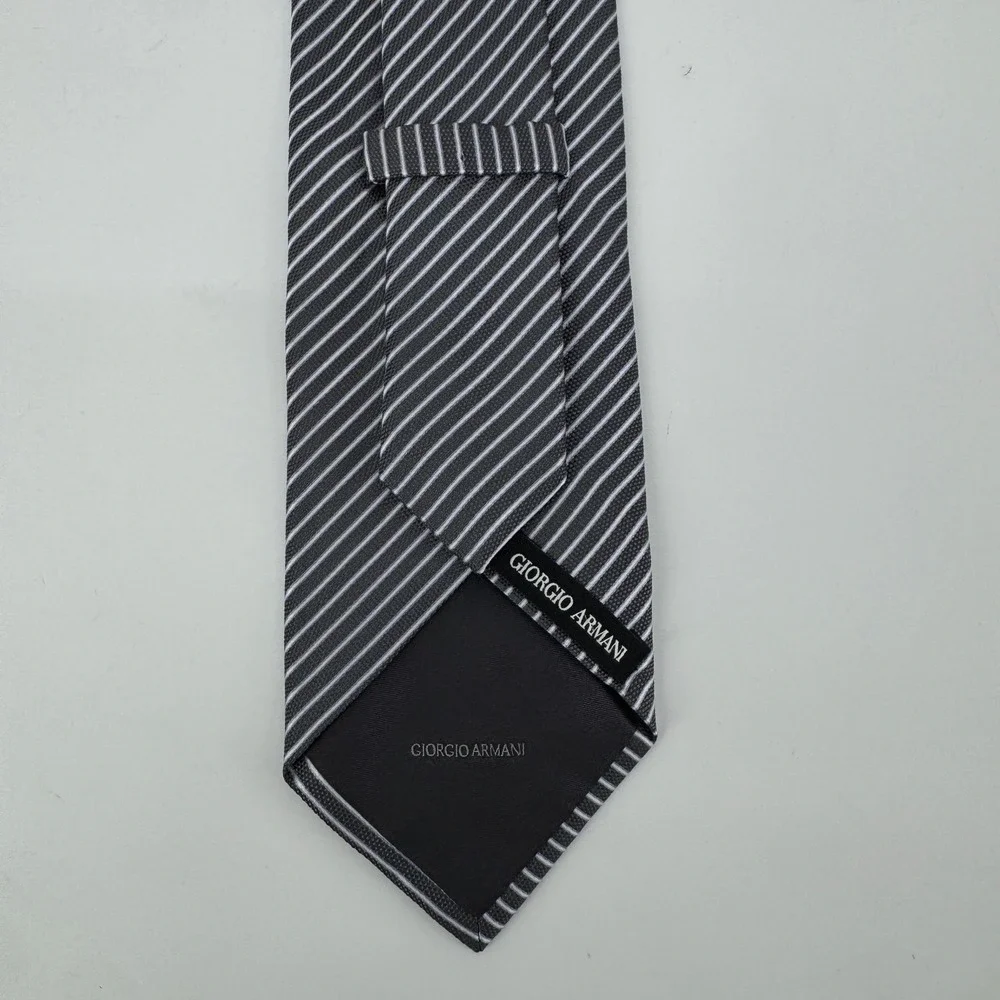 Giorgio Armani Mens Silk Tie Gray White Striped Made in Italy Designer Necktie